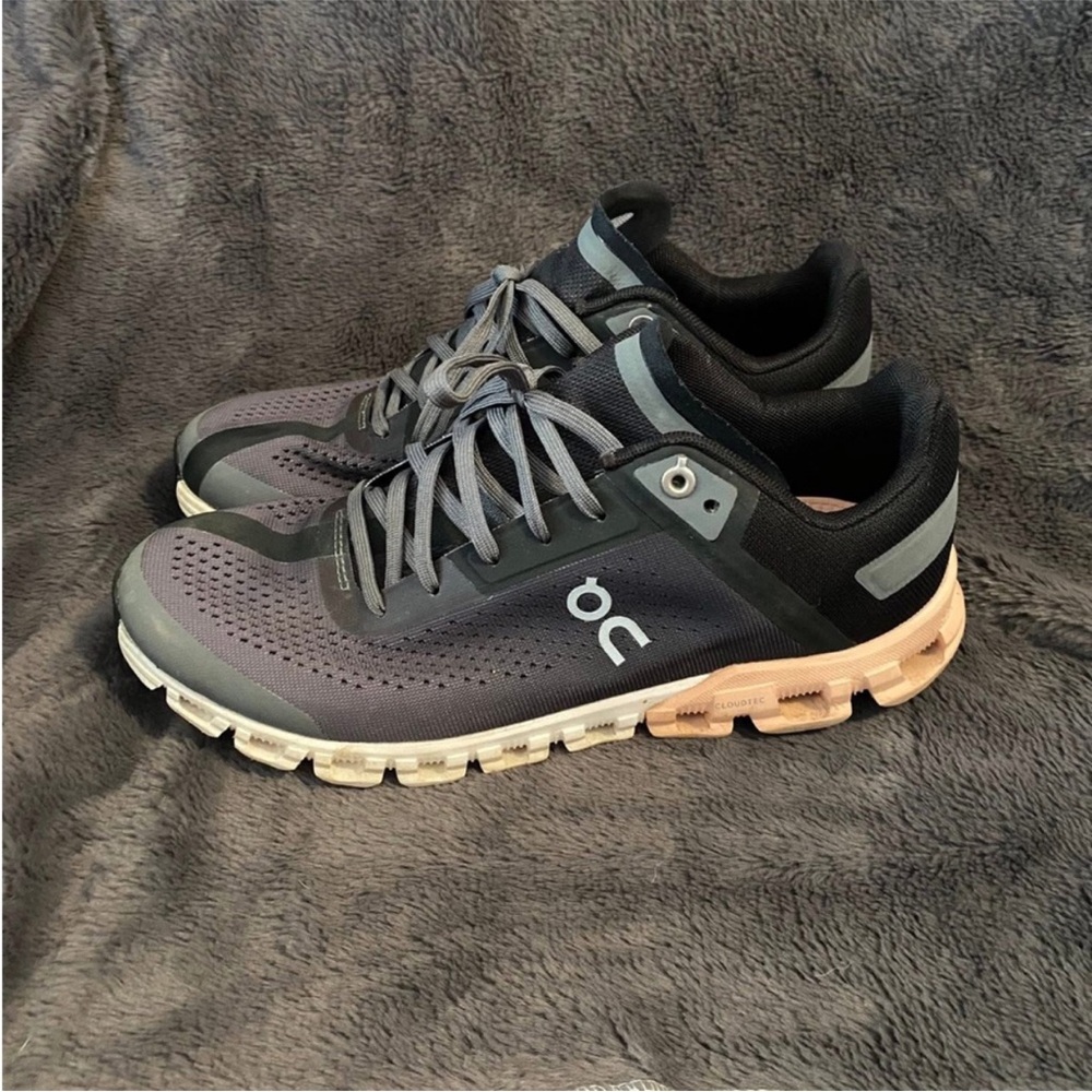 On Running women’s  Black and Gray Athletic Shoes